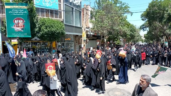 خروش دانش‌آموزان کفن پوش در آذربایجان شرقی