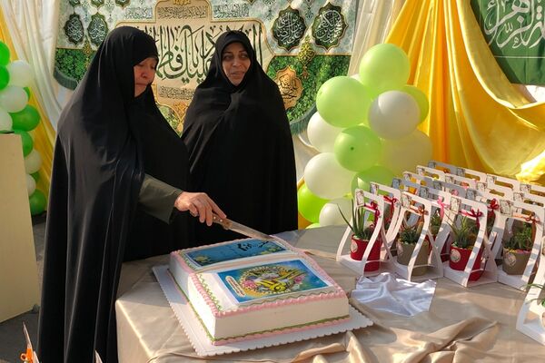 جشن روز مادر در دبیرستان دخترانه عاشورا ناحیه دو شهرری 