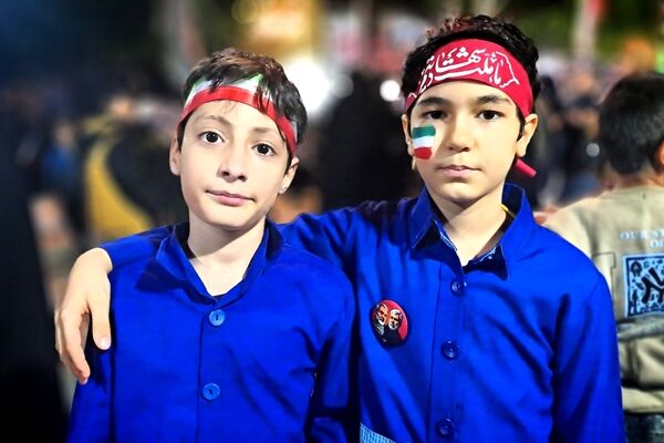اجتماع نوجوان گالیکشی در شب پنجاه و هفتم