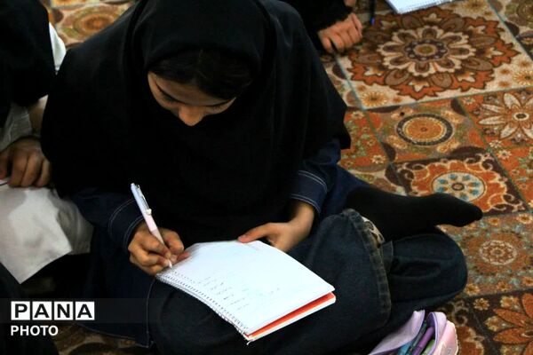 محفل نویسنده کتاب «فرمانده سری» در یزد