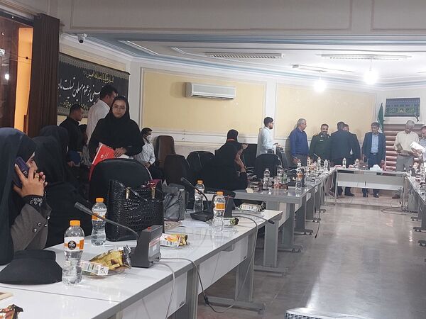 فرمانداری حاجی‌آباد و قلم‌های امید نگاهی به آینده رسانه و توسعه در سایه روز خبرنگار