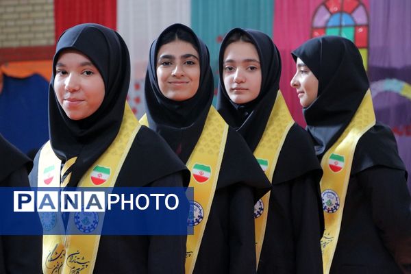 همایش «یاوران انقلاب» در بهارستان‌دو