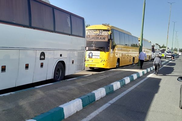 حضور پرشور مردم در سالروز ارتحال امام (ره)