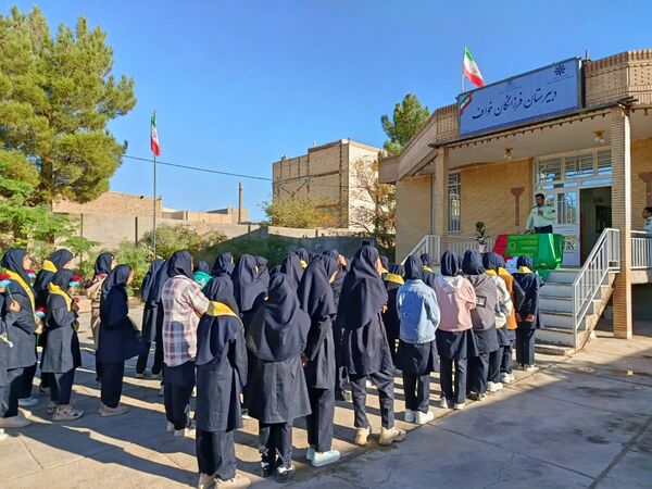 گرامیداشت هفته نیروی انتظامی در دبیرستان فرزانگان خواف 
