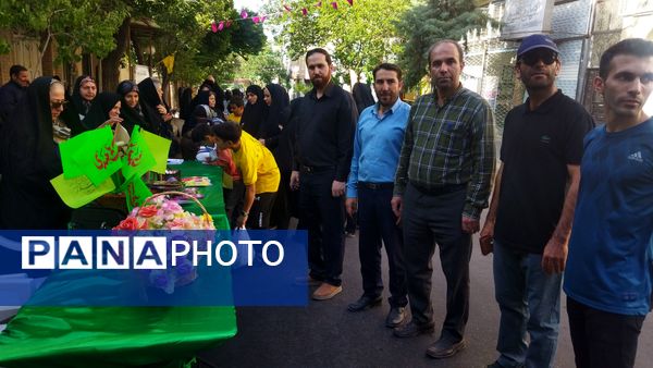 جشن وحدت و ولایت با حضور پرشور دانش‌آموزان اسکو