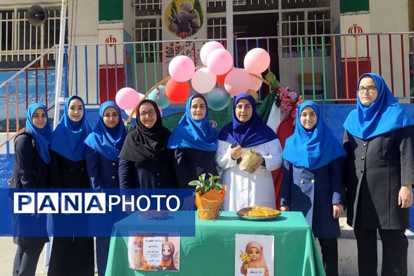 جشن سپیدپوشان مهربانی در مدرسه «بنت الهدی» شهرستان فیروزکوه 