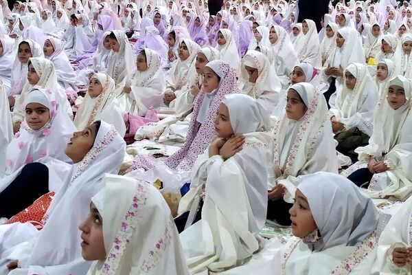 جشن فرشته‌ها در شهر قیامدشت ری یک