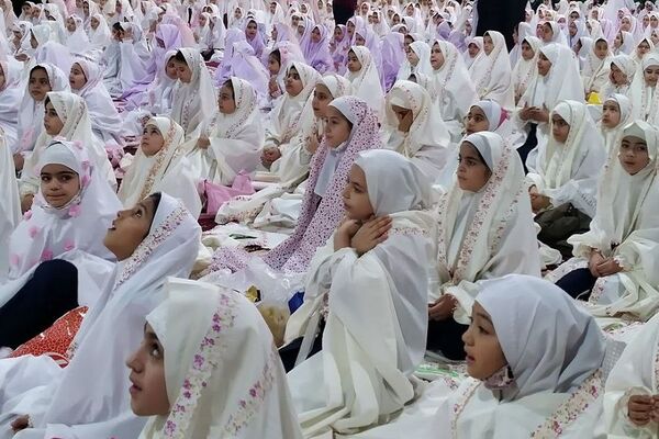 جشن فرشته‌ها در شهر قیامدشت ری یک