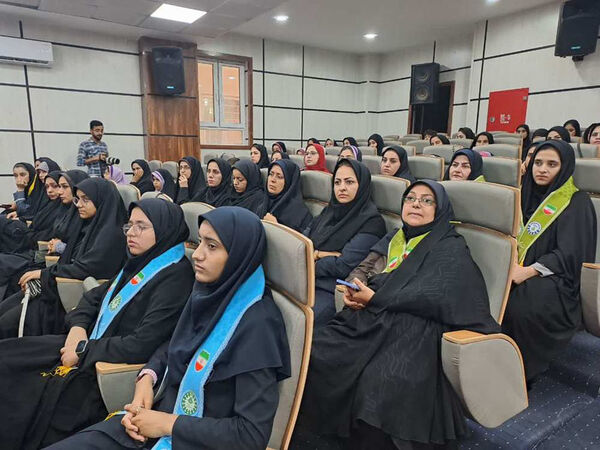  تجلیل از مدیران، مربیان و دانش‌آموزان پیشتاز شهرستان عسلویه