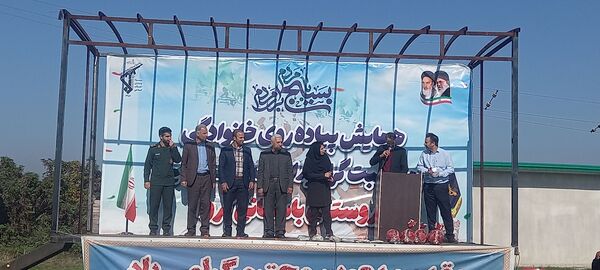 همایش پیاده‌روی در روستای کروا قائمشهر