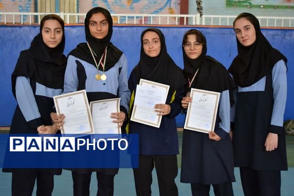 برگزاری مسابقه دو و میدانی در بهارستان‌2