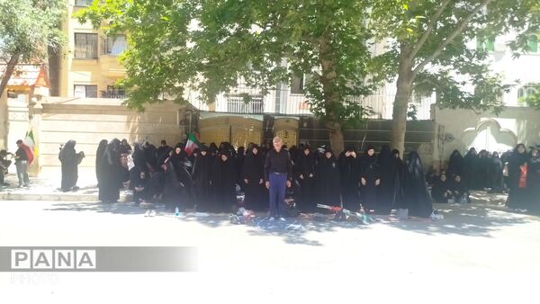 خورشید در افق ، راه در تداوم حماسه حضور در مراسم تشییع رهبر فقید انقلاب