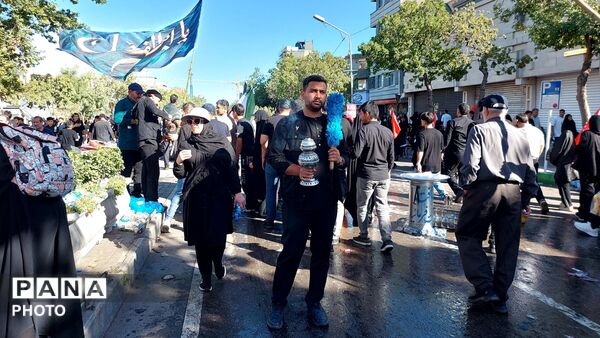 مراسم وداع با پیکر مطهر رهبر شهید