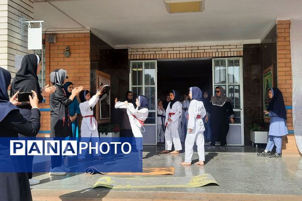 المپیاد درون مدرسه‌ای در مدارس بهارستان دو