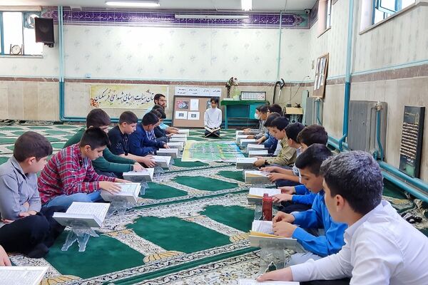 محفل انس با قرآن کریم به یاد شهید سیدحسن نصرالله در مدارس شهرستان اسلامشهر