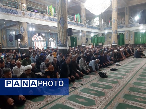 نماز عبادی سیاسی جمعه با حضور پرشور عموم مردم شهرستان ورامین