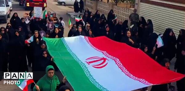 رزمایش بانوان جانفدای ایران در شهر آوه