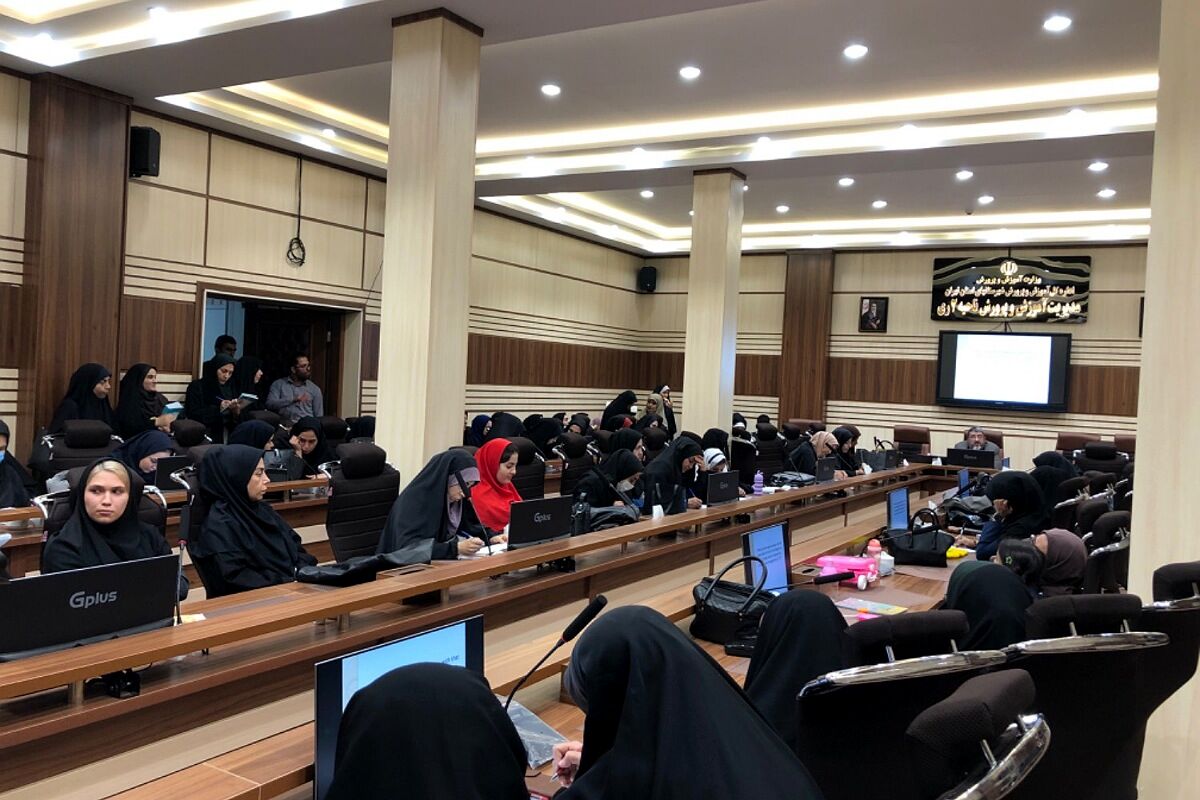 کارگاه آموزشی با موضوع جهاد تبیین در ناحیه دو شهرری 