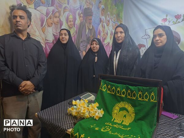 تجمع شبانه فرهنگیان و دانش‌آموزان تبریز با حضور معاون وزیر