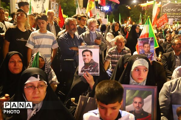 بازتاب حضور گسترده جامعه فرهنگی تبریز در سالگرد شهدای دفاع مقدس ۱۲روزه