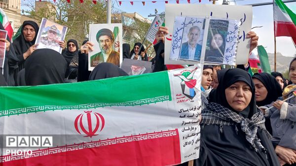 زنان غیوردوشادوش مردان، زنان لر خرم‌ آباد آماده دفاع از میهن 