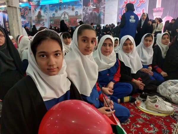 حماسه حضور نوجوانان کردکوی در روز دانش‌آموز