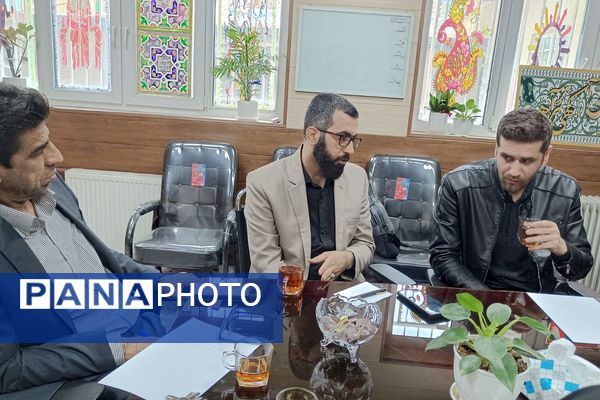 نشست تخصصی تفکر و سبک زندگی با تأکید بر ارتقای کیفیت آموزش در مدارس متوسطه اول شهریار