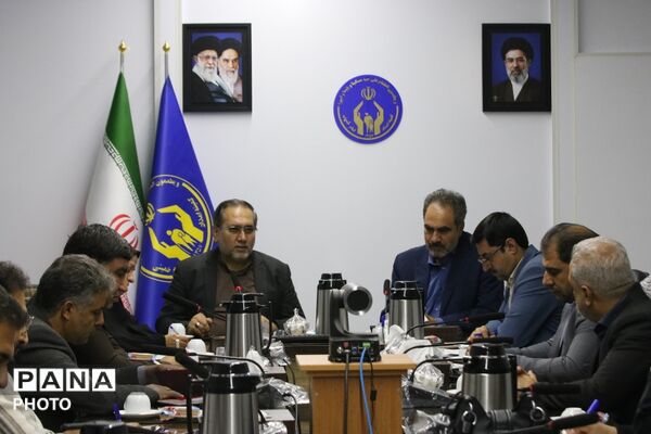 نشست توجیهی «جشن عاطفه‌ها» در یزد با همکاری کمیته امداد و سازمان دانش‌آموزی