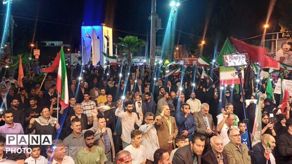 حضور حماسی مردم در تجدید بیعت با رهبرجدید