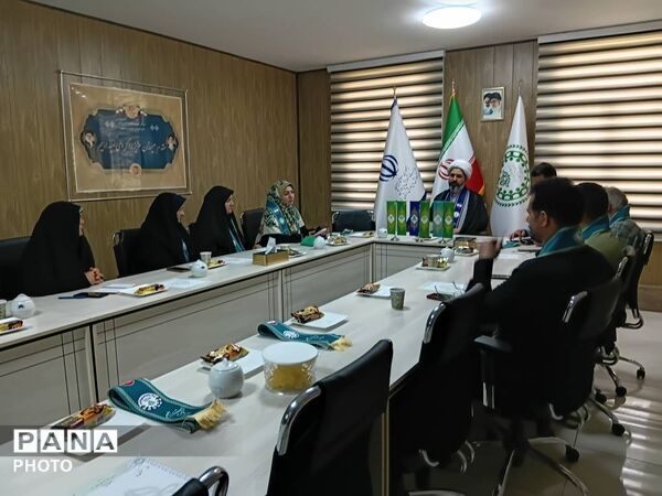 نشست هم‌اندیشی مربیان ارشد و پیشکسوتان سازمان دانش‌آموزی استان البرز