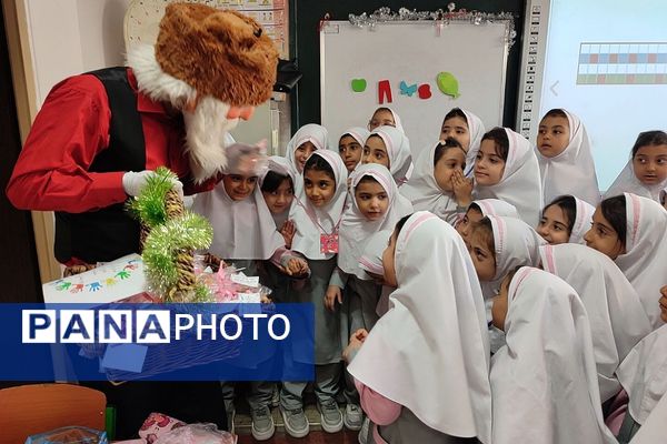 برگزاری جشنواره تخم مرغ به‌مناسبت روز جهانی کودک در ناحیه 2 شهرری 