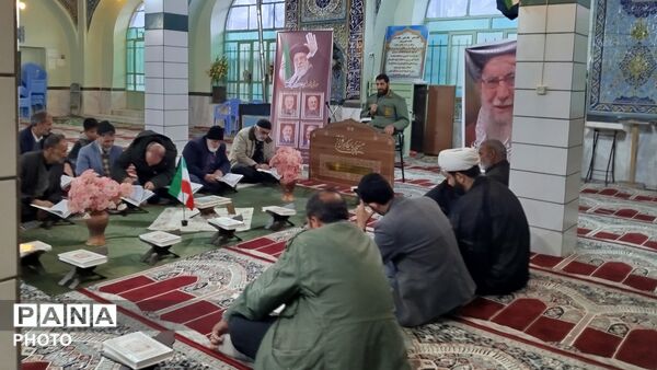 محفل انس با قرآن به یاد شهیدان جنگ اخیر