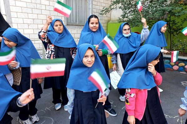 برپایی جشن وعده صادق۲ در مدارس رودهن 