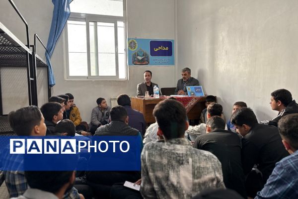 حوزه‌علمیه امام صادق(ع) میزبان پسران قرآنی اسلامشهر در مسابقات منطقه‌ای