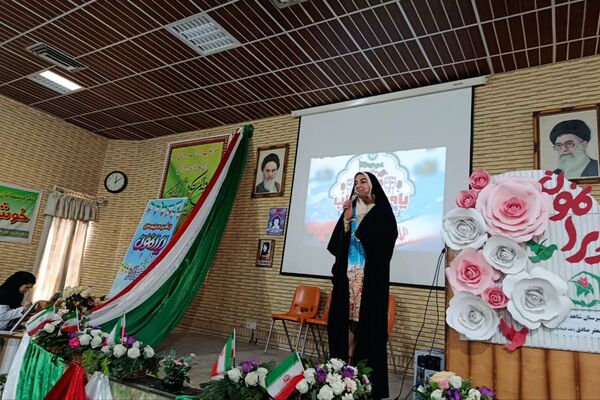 همایش یاوران انقلاب و جشن مدرسه‌ای ایرانمون در شیراز