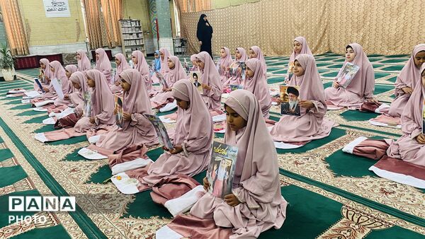 جشن ولادت حضرت معصومه(س) دختران دبستان عصمت