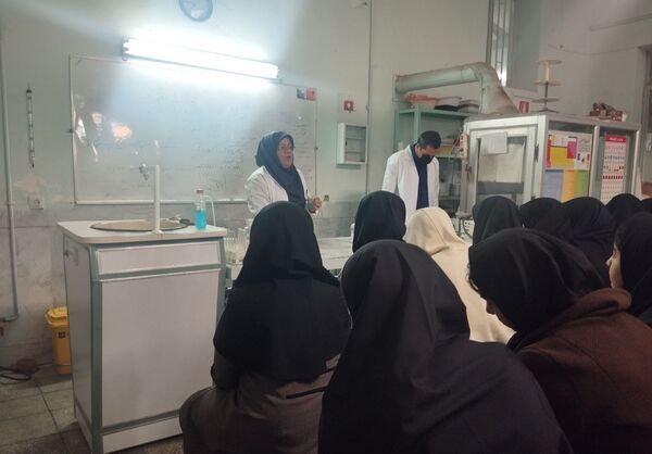 بازدید دانش آموزان کاشمری از پژوهش سرا
