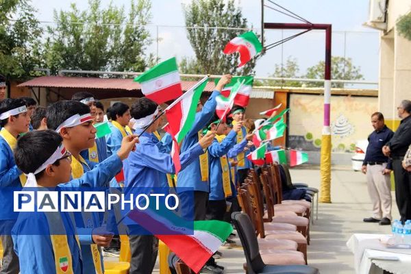 جشن عاطفه‌ها جشن همدلی دانش آموزان با دیگر کودکان نیازمند