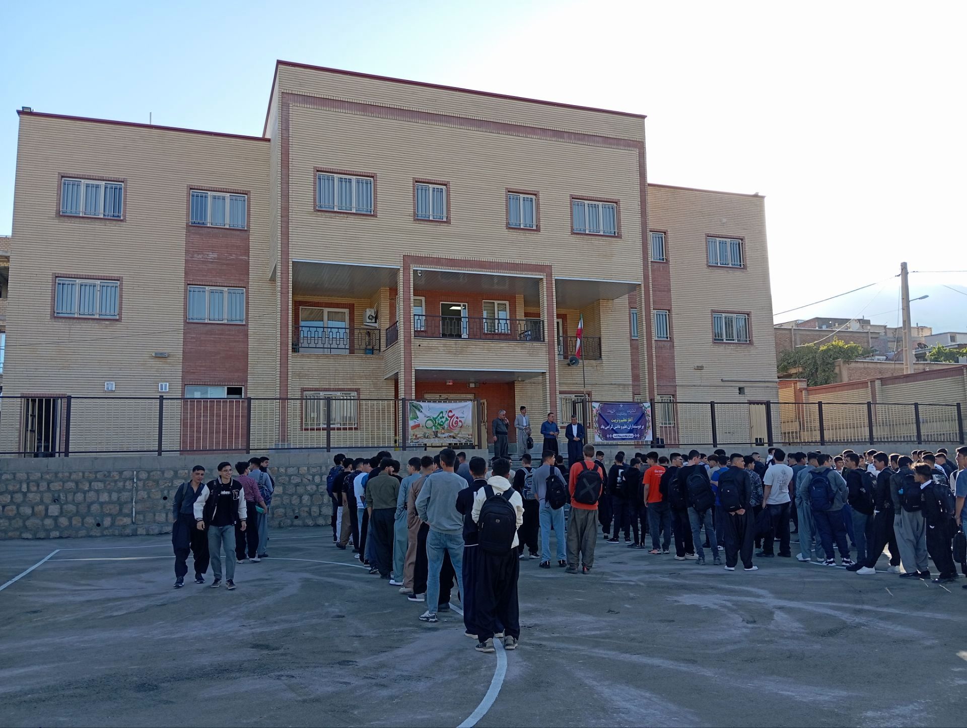 برگزاری آیین باشکوه بازگشایی مدارس در بانه  