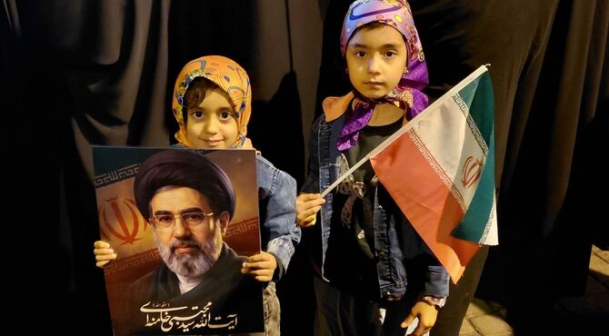 دهه نودی‌ها تا پای جانشان از این کشور و نظام دفاع می‌کنند