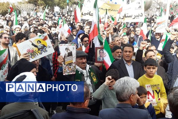 خروش مردمی در خیابان‌های رباط‌کریم در 22بهمن