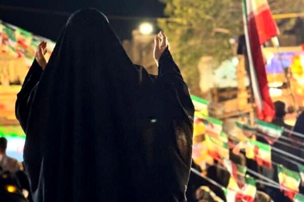 دستانی که برای ایران به آسمان بلند می‌شوند