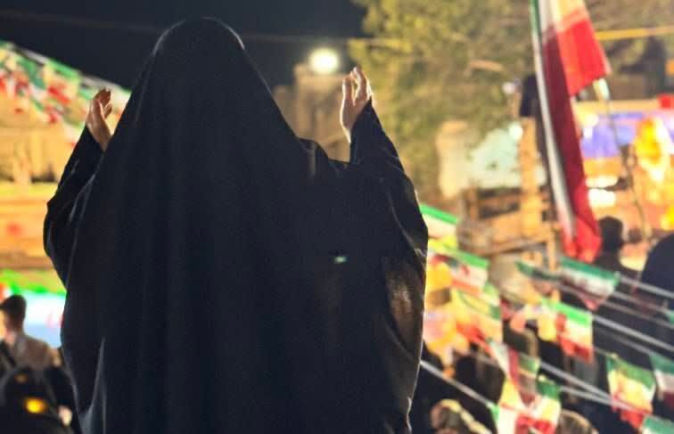دستانی که برای ایران به آسمان بلند می‌شوند