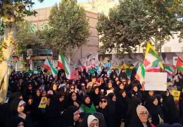 مردم و مسئولین کاشمر همصدا در اعتراض به حمله آمریکا به تاسیسات هسته‌ای