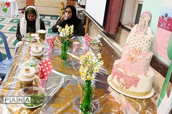 جشن روزه اولی‌ها در دبستان الهام حاجیان ناحیه دو شهرری 