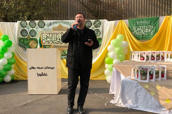 جشن روز مادر در دبیرستان دخترانه عاشورا ناحیه دو شهرری 