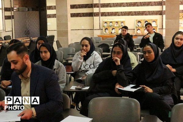 طرح "همیار معلم" با داوری تخصصی در فیروزکوه کلید خورد