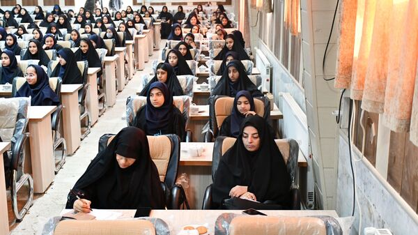 کارگاه هوش مصنوعی ویژه دانش‌آموزان دختر مقطع متوسطه اول شهرستان مه‌ولات