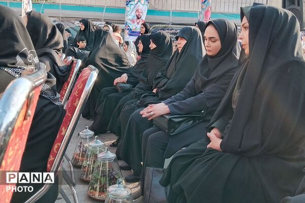 مراسم یادبود آموزگار دبستان نیلوفر رفیعی ناحیه دو شهرری با حضور پیشتازان سازمان دانش‌آموزی 