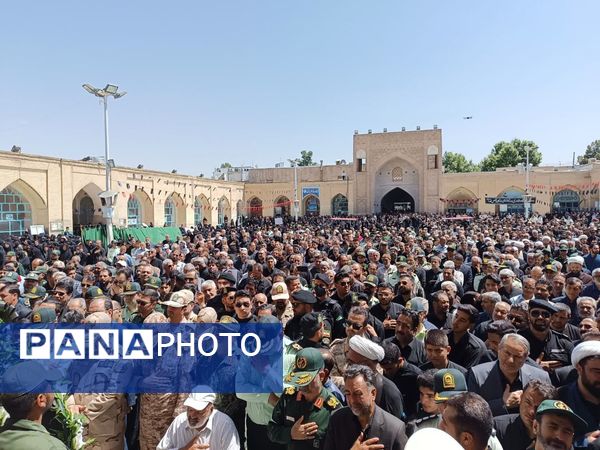 تشییع شهید مدافع امنیت همزمان با روز ملی حجاب در نیشابور